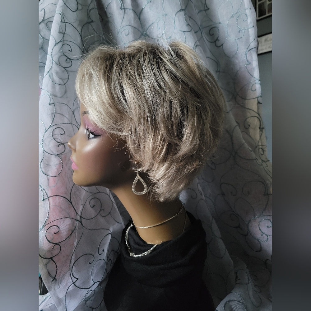 Ellen Wille Wig In Platinum Blonde Rooted - Picture 9 of 16